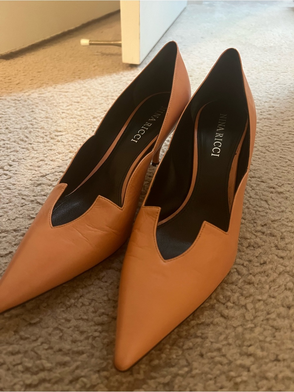 NINA RICCI peach Leather kitten  Pumps